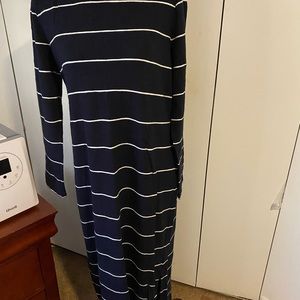 Lou & Grey black & white long dress size large.